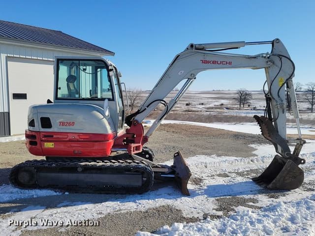 Image of Takeuchi TB260 equipment image 3