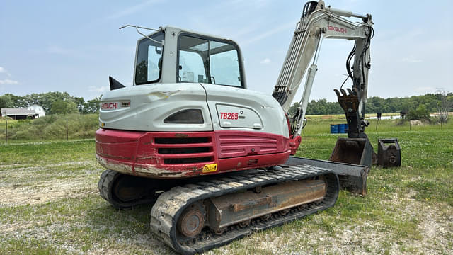 Image of Takeuchi TB285 equipment image 4