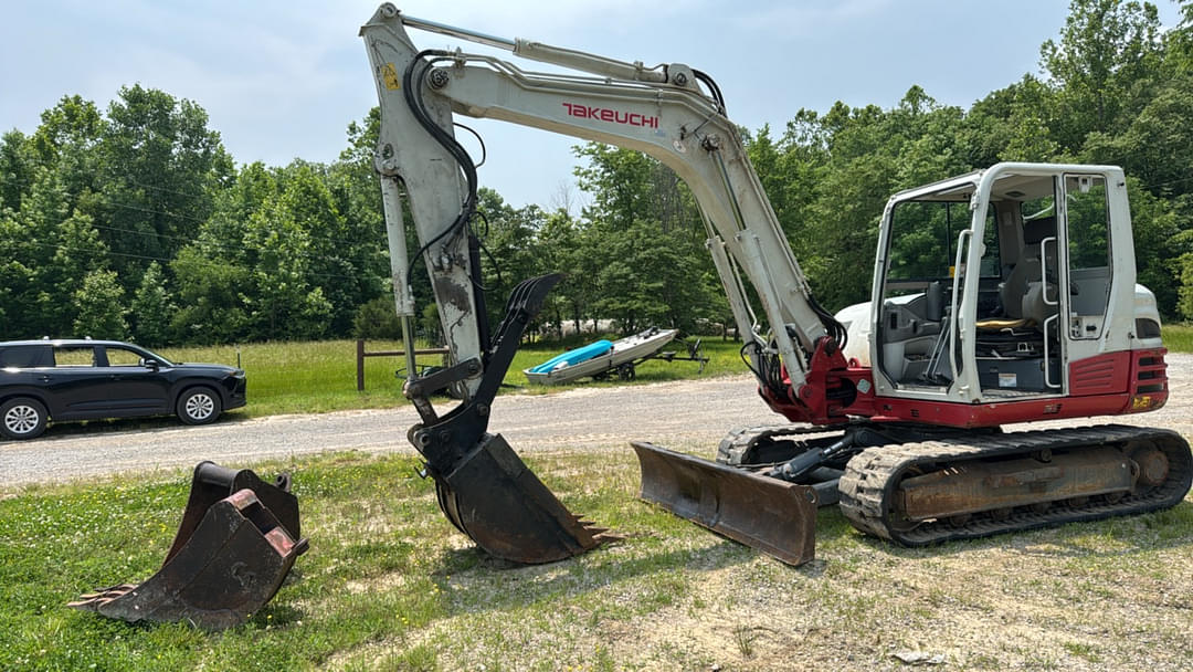 Image of Takeuchi TB285 Primary image