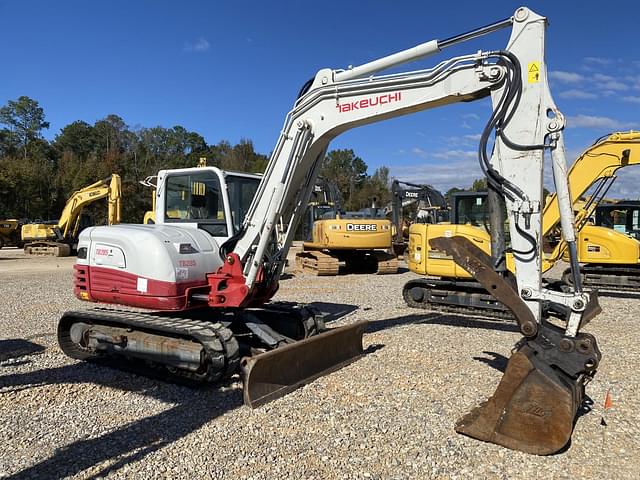 Image of Takeuchi TB285 equipment image 3