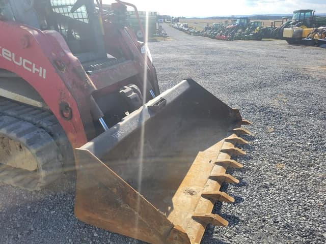 Image of Takeuchi TL12 equipment image 4