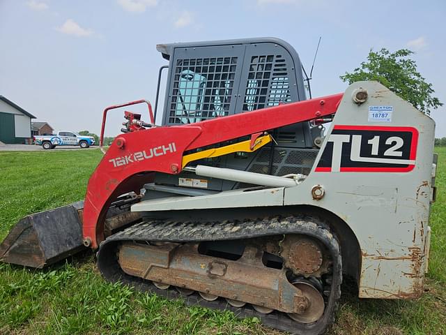 Image of Takeuchi TL12 equipment image 3