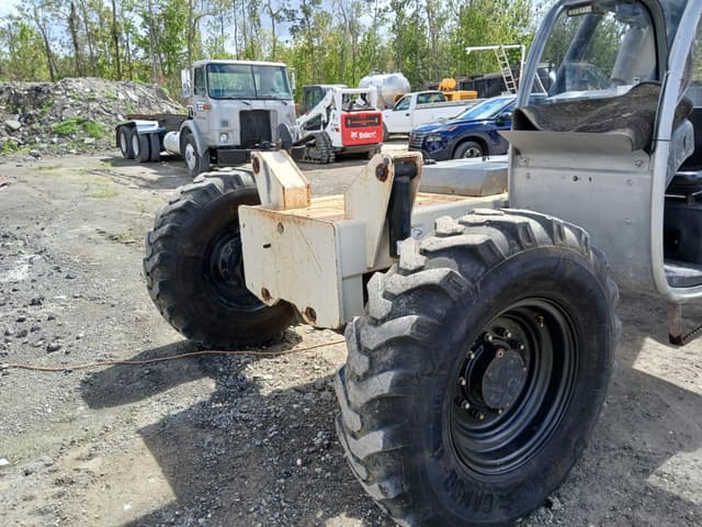 Image of Terex TH844C equipment image 3