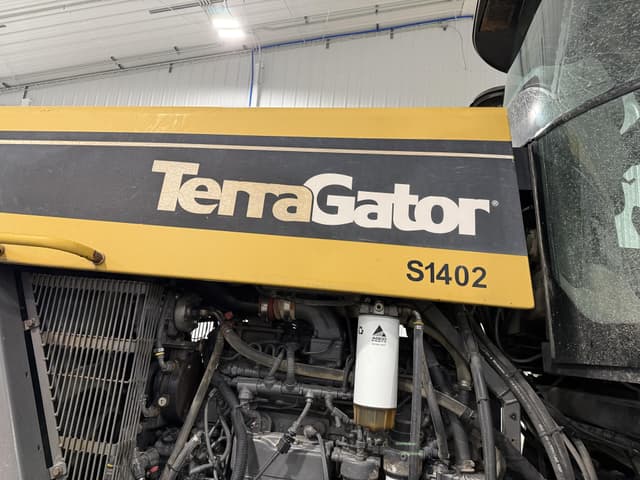 Image of Terra-Gator TG8300 equipment image 1