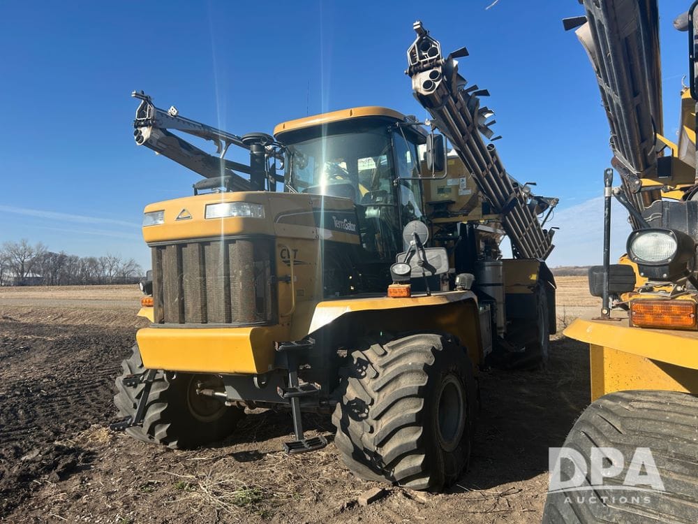 2014 Terra-Gator TG8400 Equipment Image0