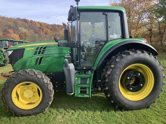 Image of John Deere 6105M equipment image 4