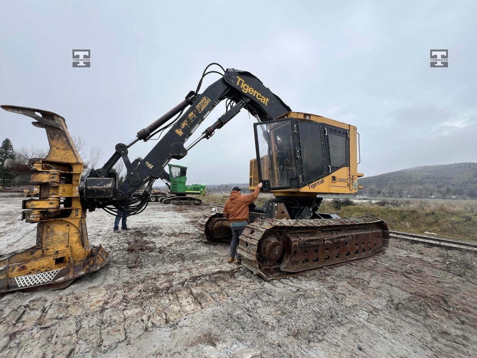 2014 Tigercat LX830C Equipment Image0