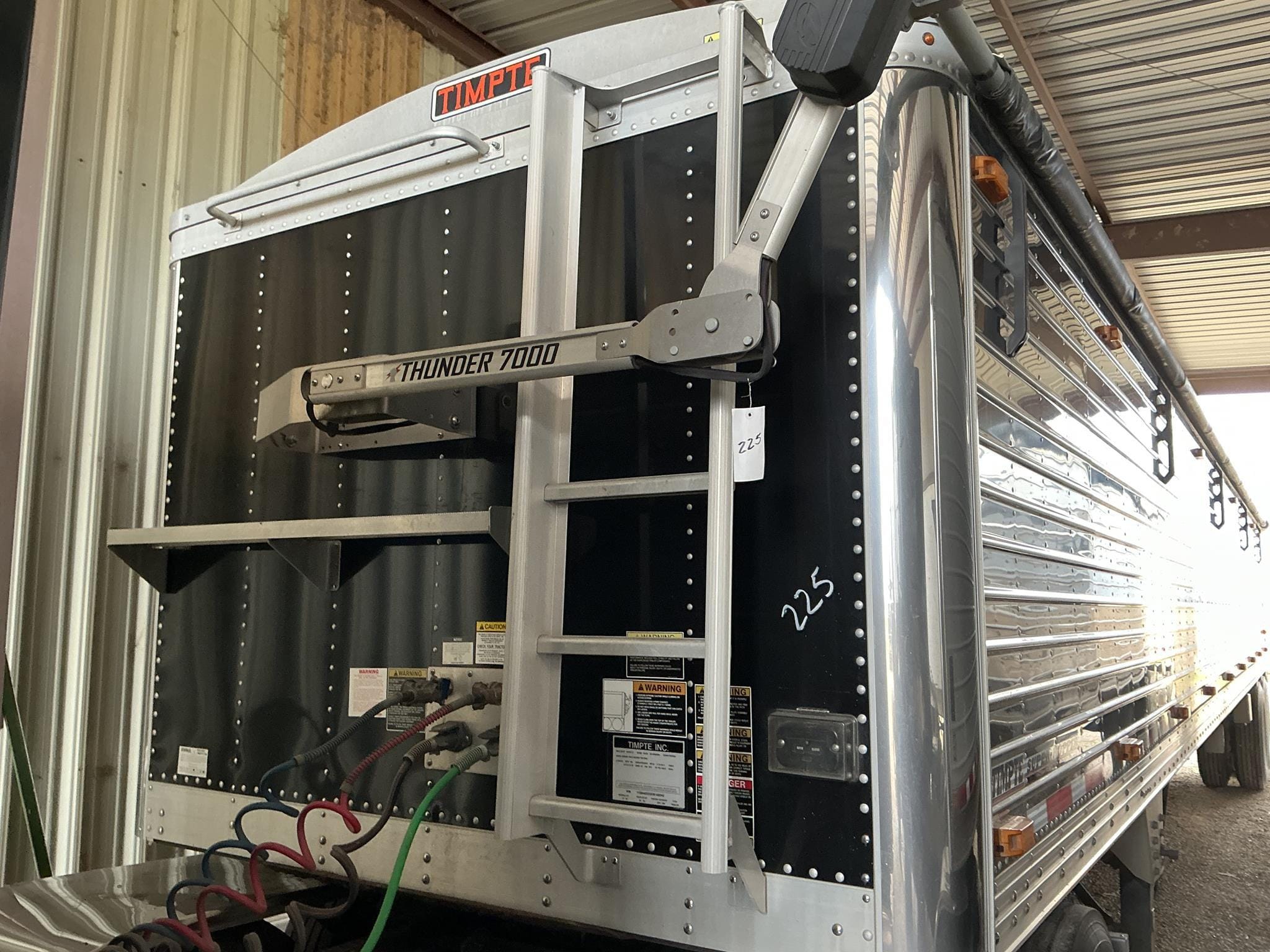 2014 Timpte Super Hopper Equipment Image0