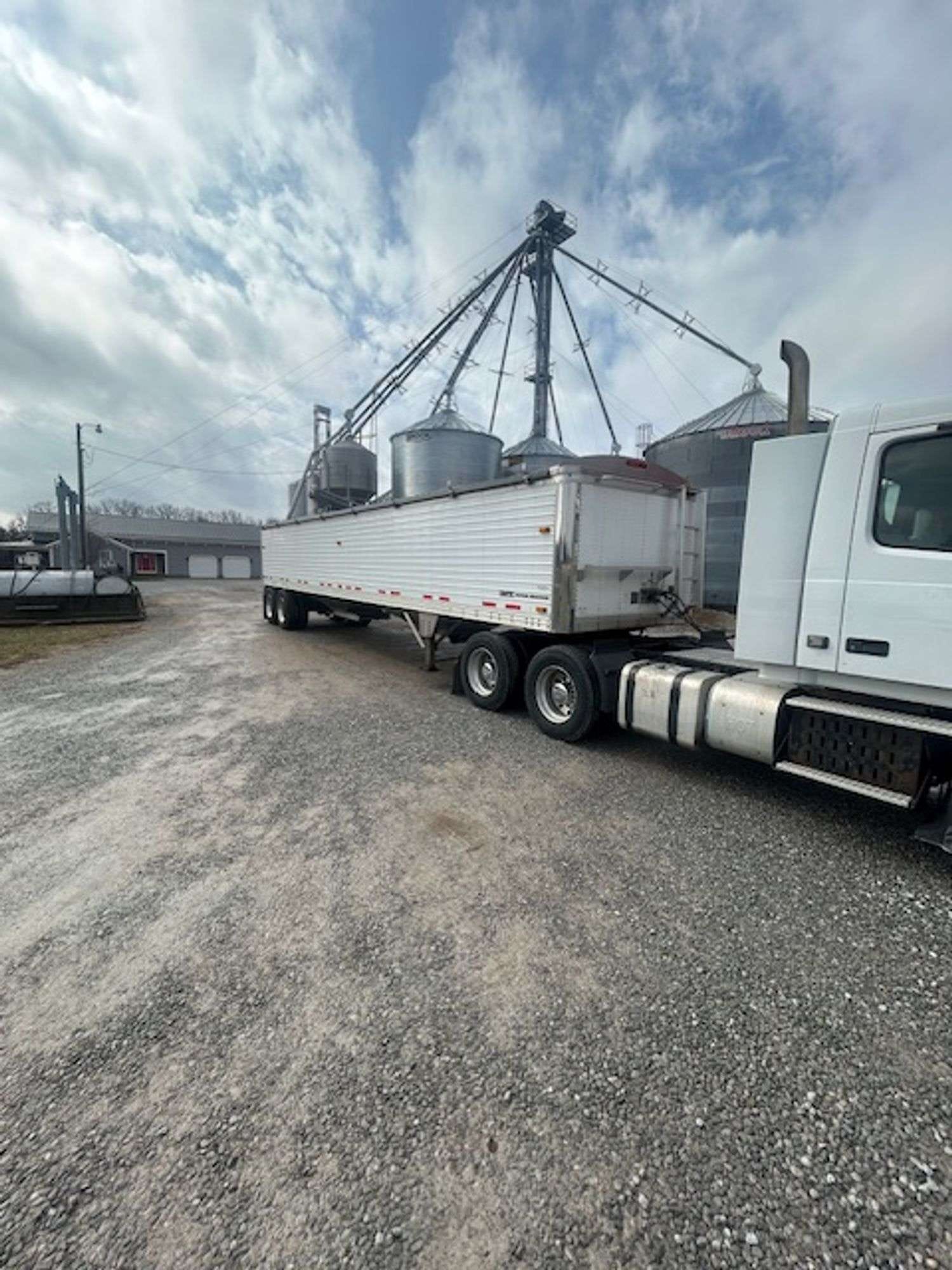 2014 Timpte Super Hopper Equipment Image0