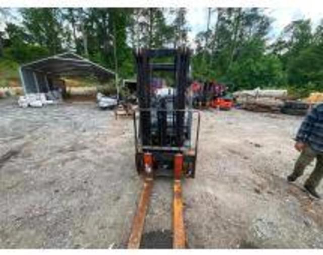 Image of Toyota 8FGCU25 equipment image 1