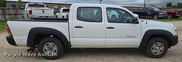 Image of Toyota Tacoma equipment image 3