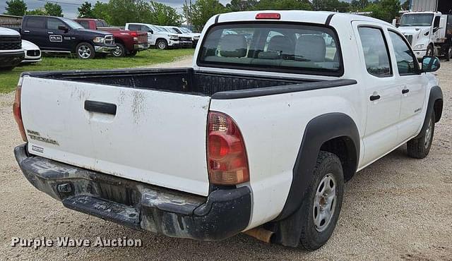 Image of Toyota Tacoma equipment image 4