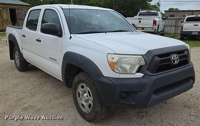 Image of Toyota Tacoma equipment image 2
