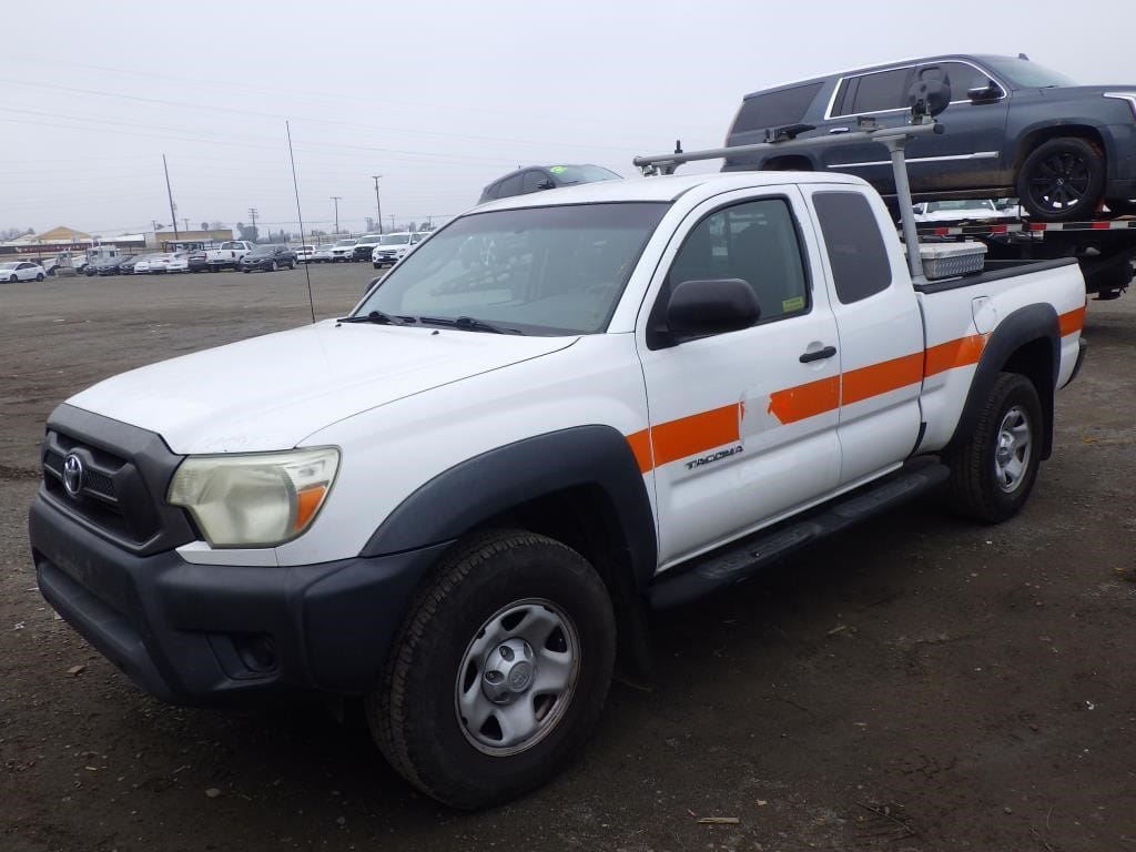 2014 Toyota Tacoma Equipment Image0