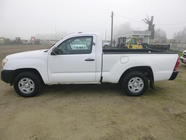 Image of Toyota Tacoma equipment image 4