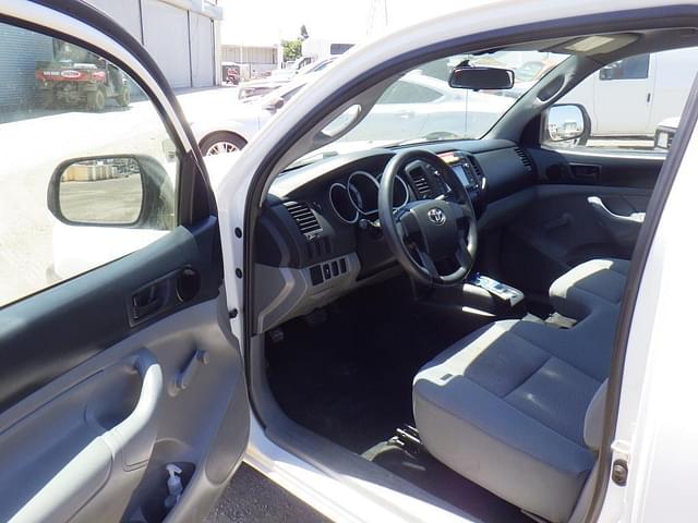 Image of Toyota Tacoma equipment image 4