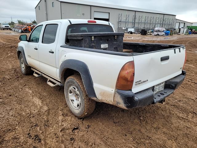 Image of Toyota SR5 equipment image 3