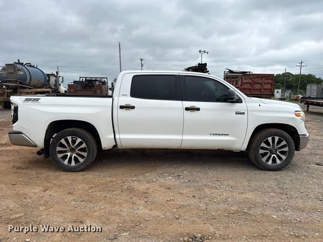 Image of Toyota Tundra equipment image 3