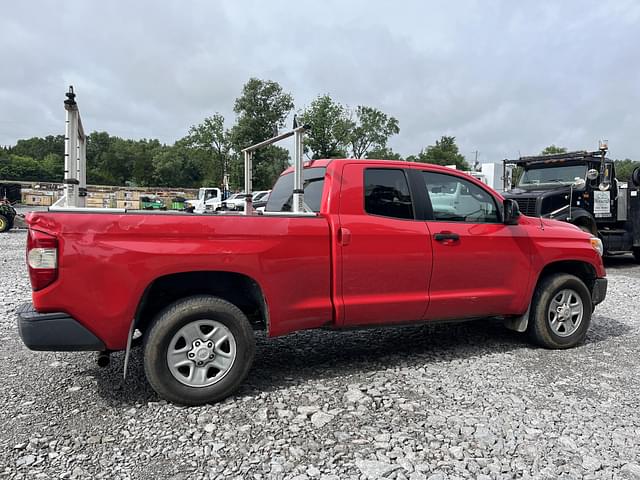 Image of Toyota Tundra equipment image 2