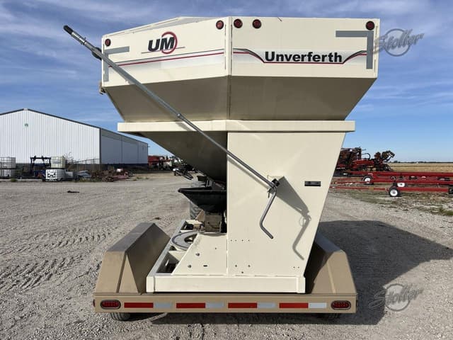 Image of Unverferth Seed Runner 2750 equipment image 3