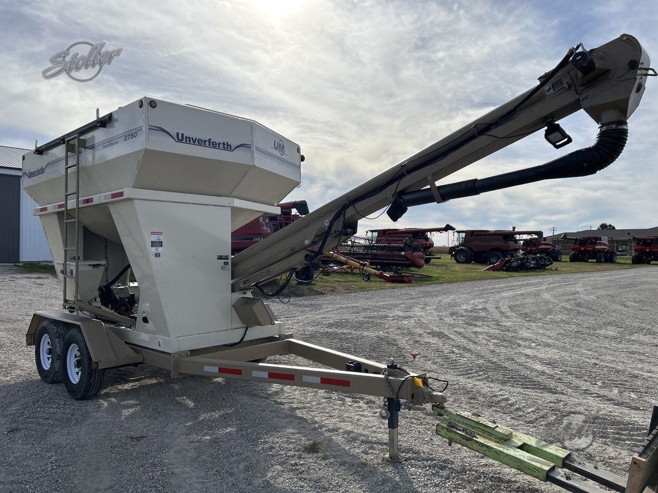 2014 Unverferth Seed Runner 2750 Equipment Image0