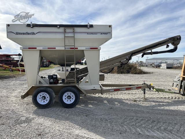 Image of Unverferth Seed Runner 2750 equipment image 1