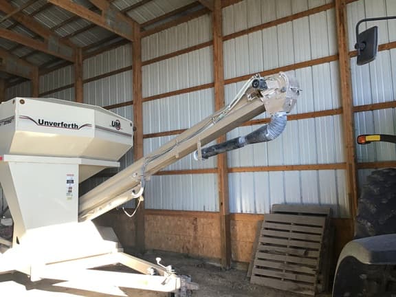 Image of Unverferth Seed Runner 2750 equipment image 1