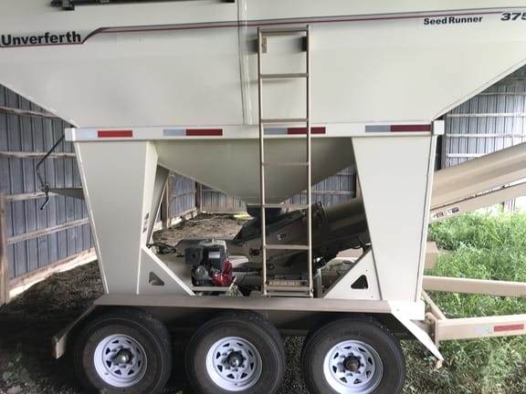 2014 Unverferth 3750 Equipment Image0