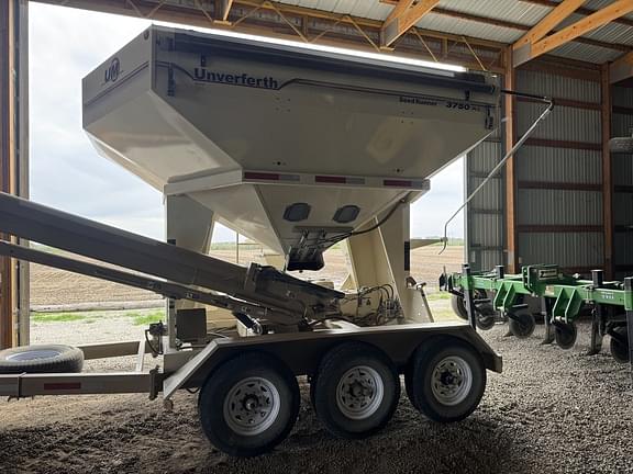 Image of Unverferth 3750XL equipment image 3