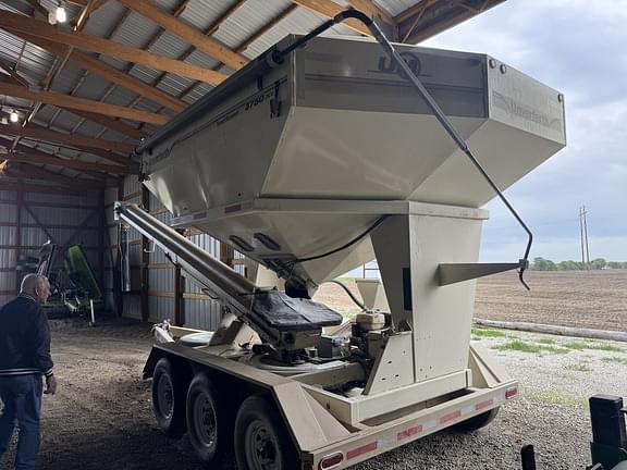 Image of Unverferth 3750XL equipment image 2