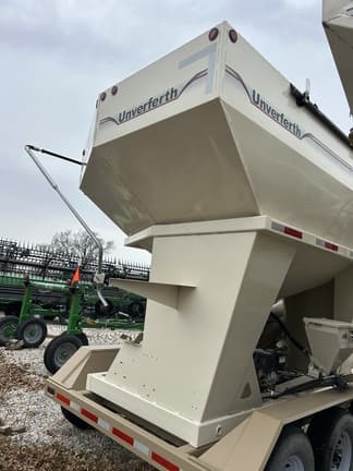 Image of Unverferth 3750XL equipment image 3