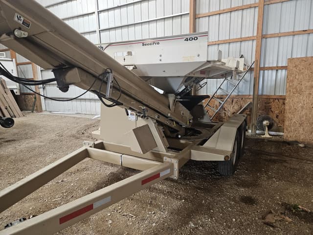 Image of Unverferth 400 equipment image 2