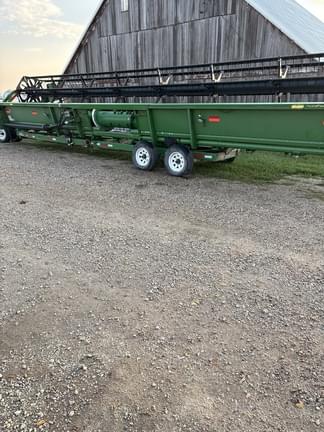 Image of Unverferth Roadrunner 536 equipment image 2