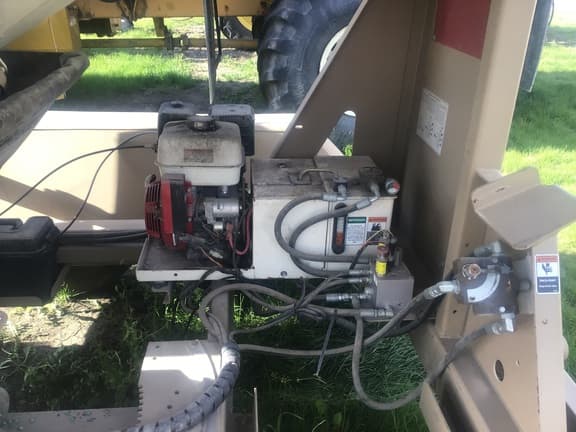 Image of Unverferth Seed Pro 400 equipment image 3