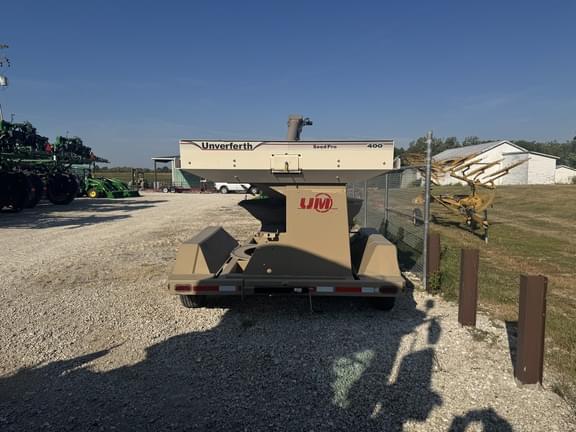 Image of Unverferth Seed Pro 400 equipment image 2