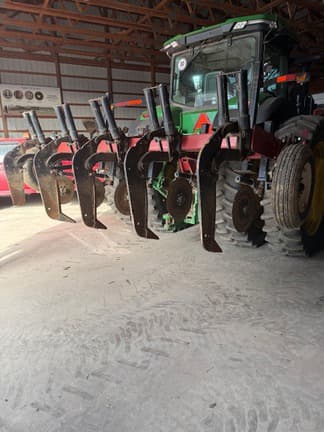 Image of Unverferth Zone-Builder 130 Image 0