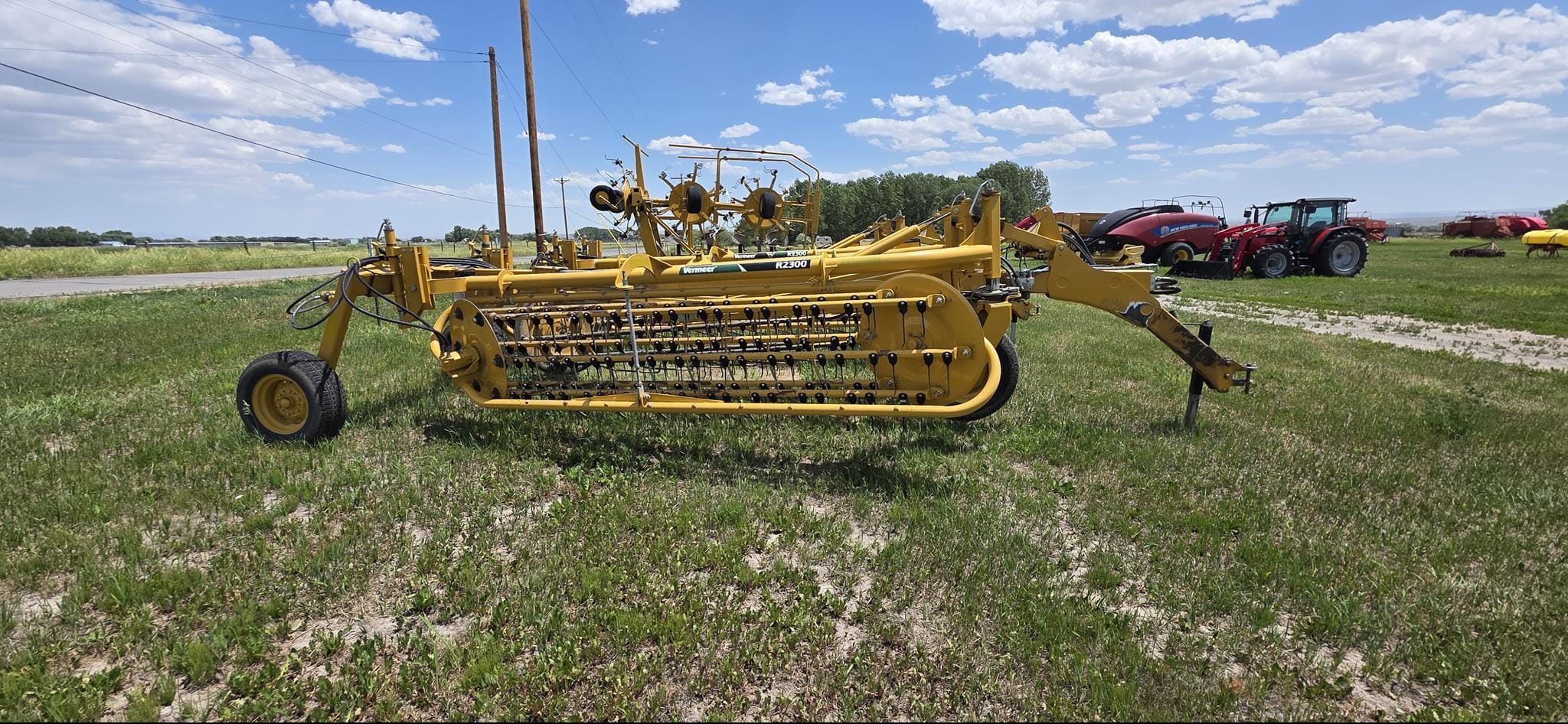 2014 Vermeer R2300 Equipment Image0