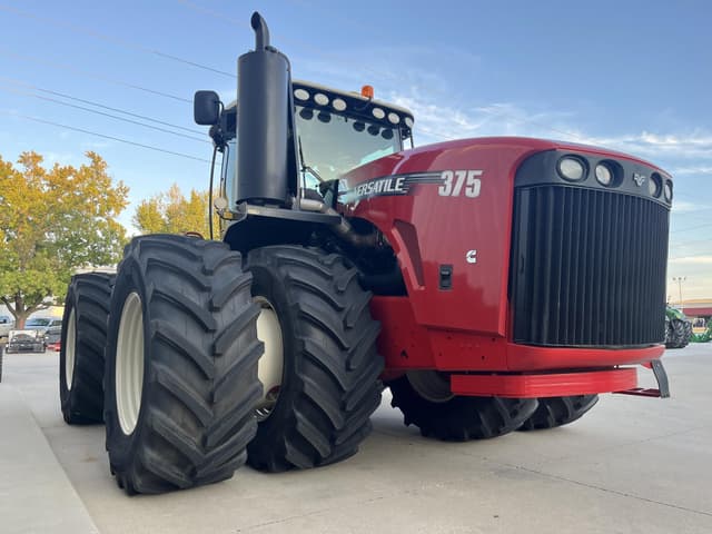Image of Versatile 375 equipment image 2