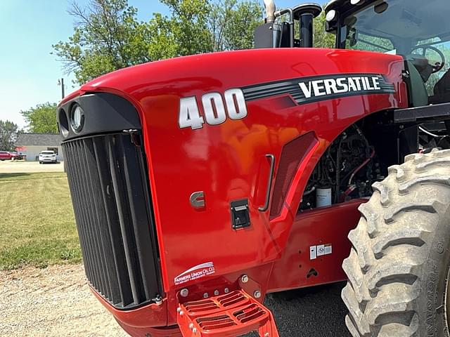 Image of Versatile 400 equipment image 1