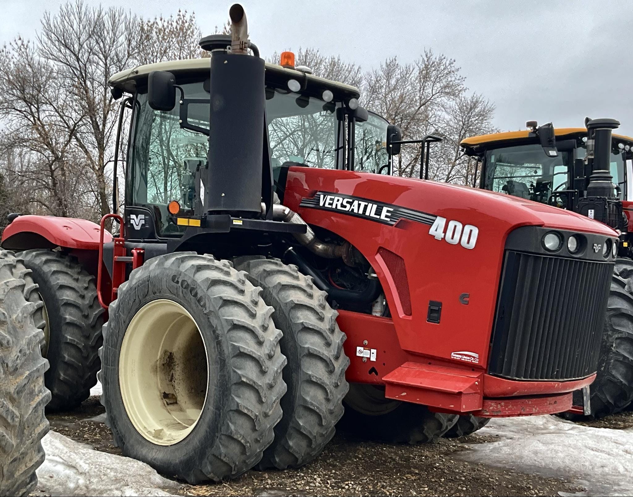 2014 Versatile 400 Equipment Image0