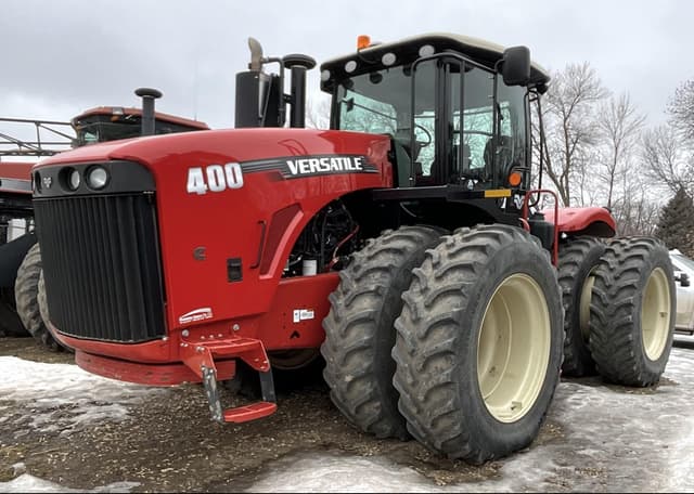 Image of Versatile 400 equipment image 2