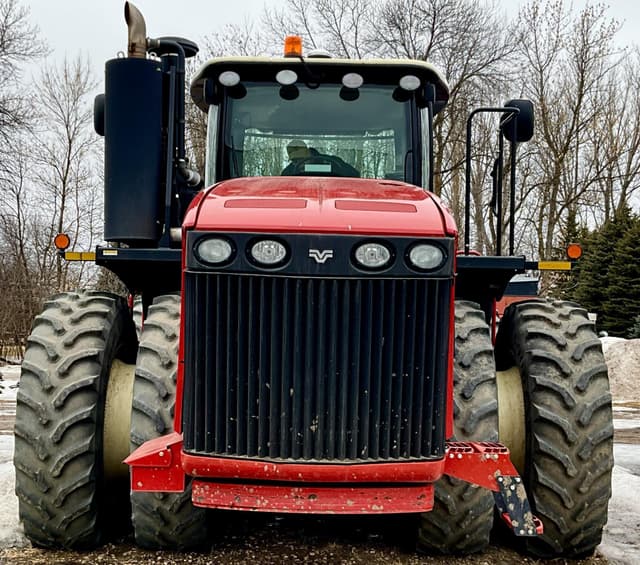 Image of Versatile 400 equipment image 1