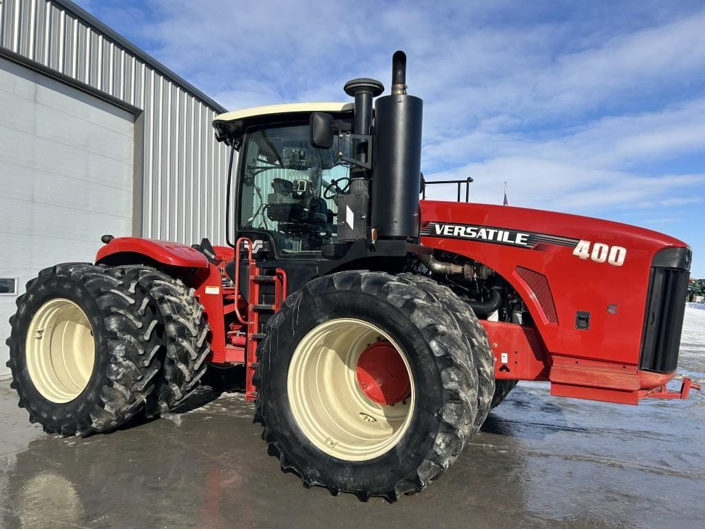 2014 Versatile 400 Equipment Image0