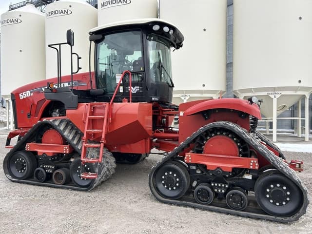 Image of Versatile 550DT equipment image 4