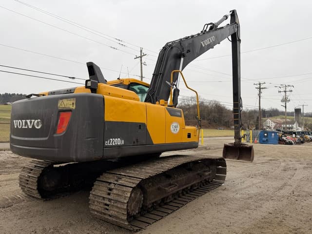 Image of Volvo EC220DL equipment image 4