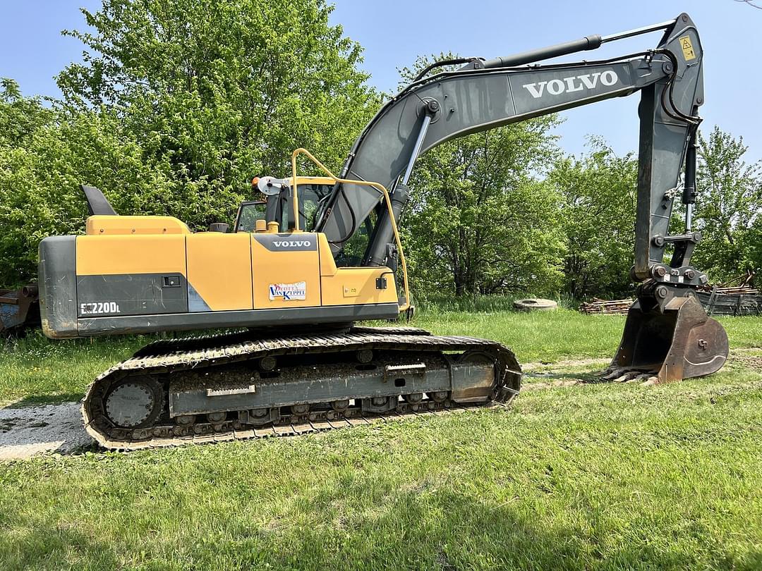 Image of Volvo EC220DL Primary image