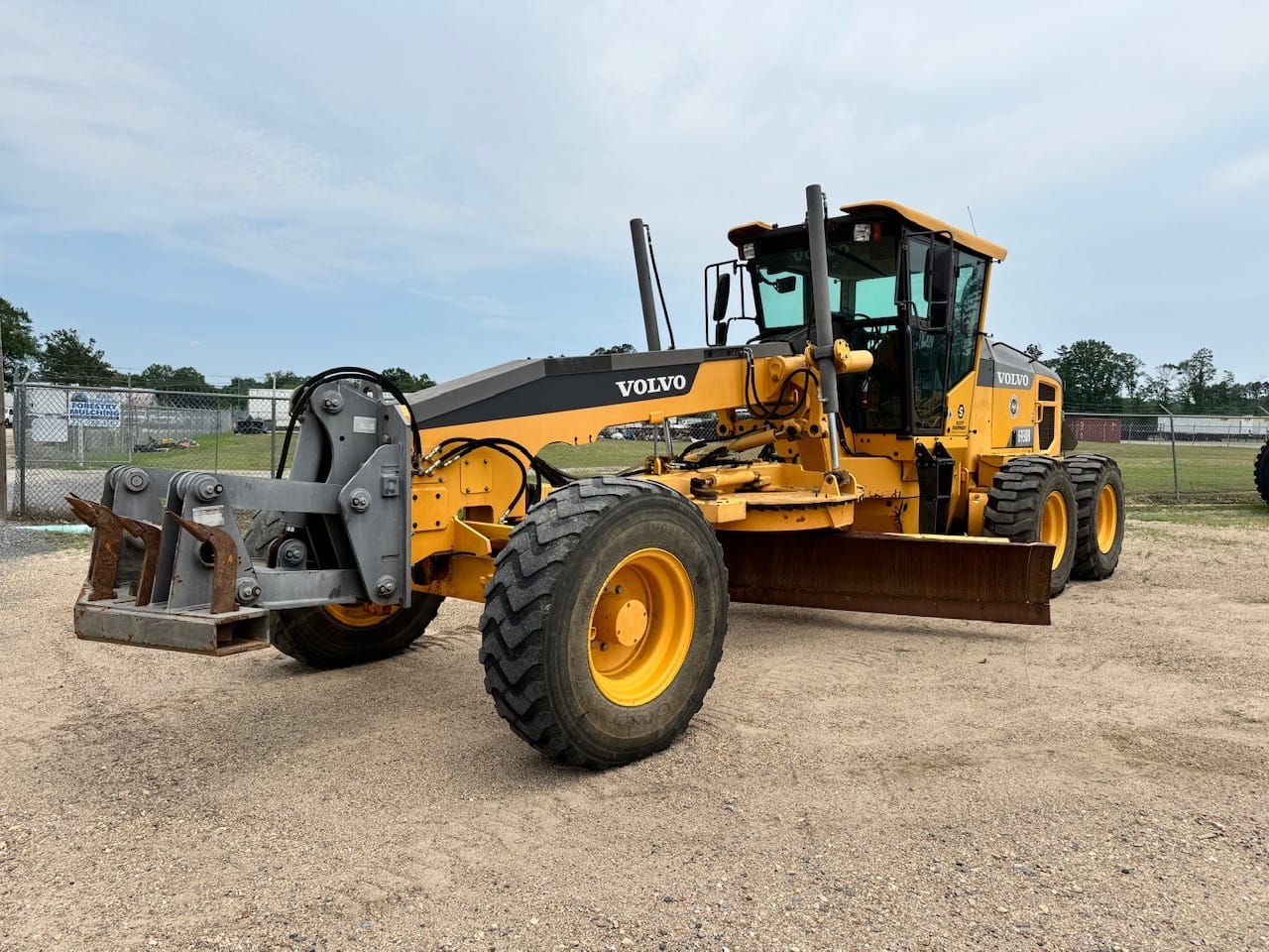 Main image Volvo G930B