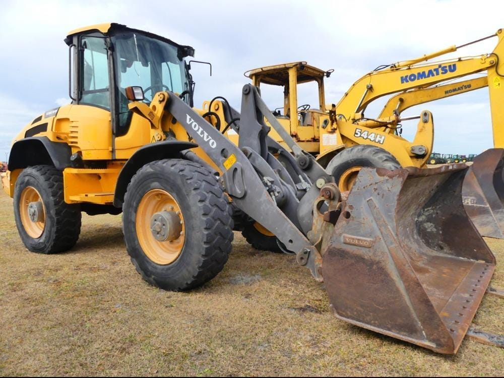 2014 Volvo L45G Equipment Image0