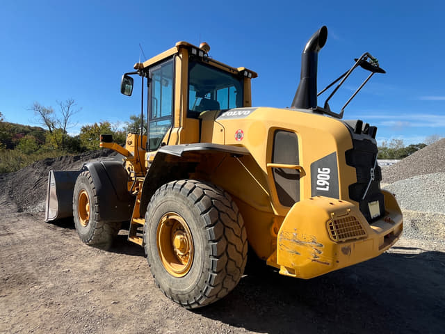 Image of Volvo L90G equipment image 2