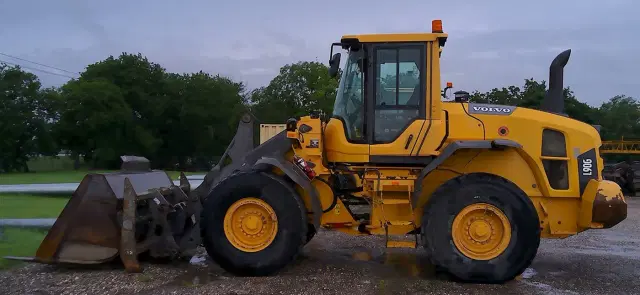 Image of Volvo L90G equipment image 4